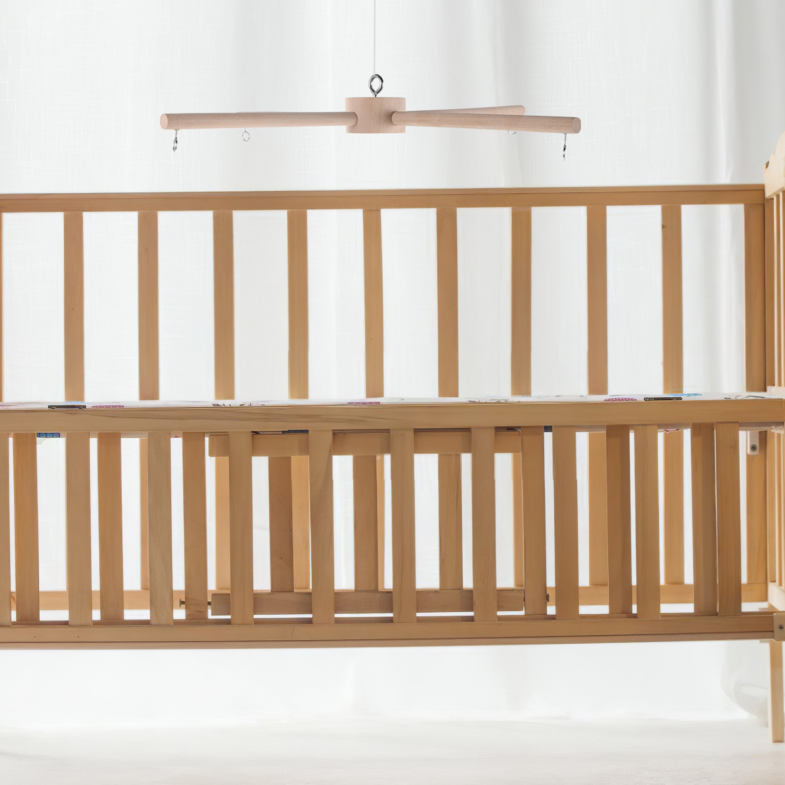 Деревянная рама для мобильного – обзор и цена Baby Nursery Equipment